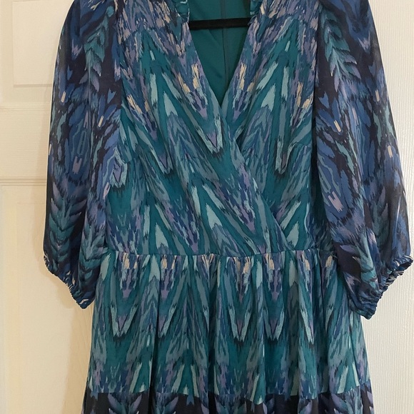 Madison Tara Elegant Blue and Green 3/4 sleeve modest Patterned Dress size 10 - Picture 2 of 12